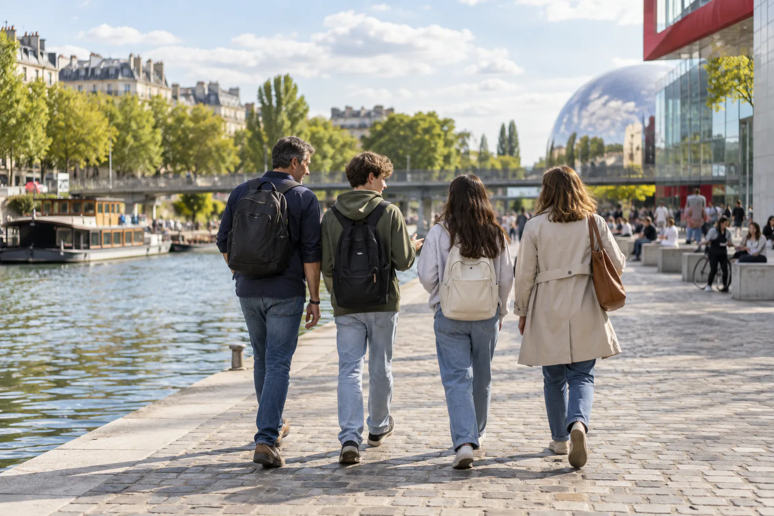 Illustration éditoriale : Famille avec adolescents marchant au bord d'un canal parisien
