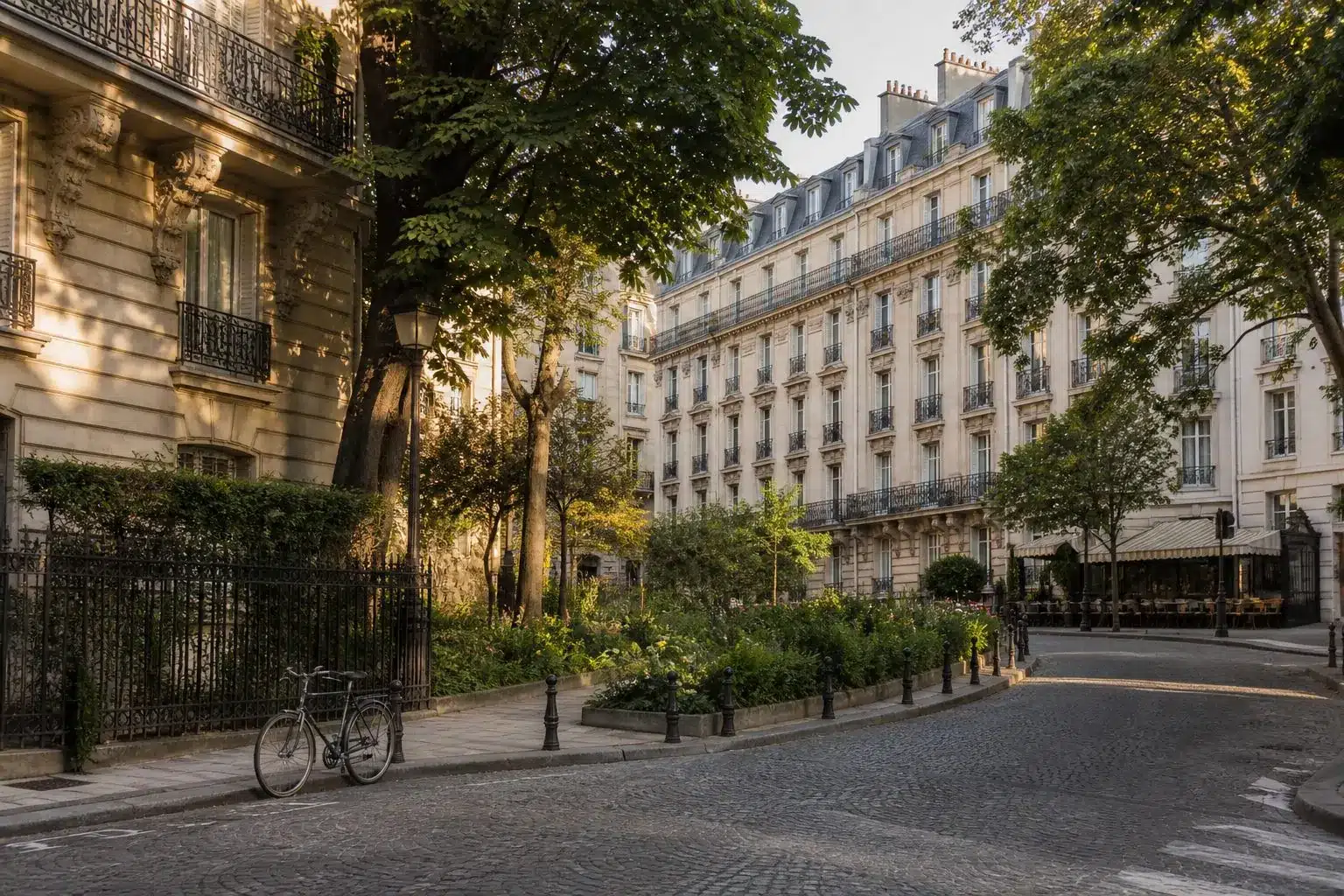 Illustration éditoriale : Rue résidentielle arborée dans le quartier de Passy