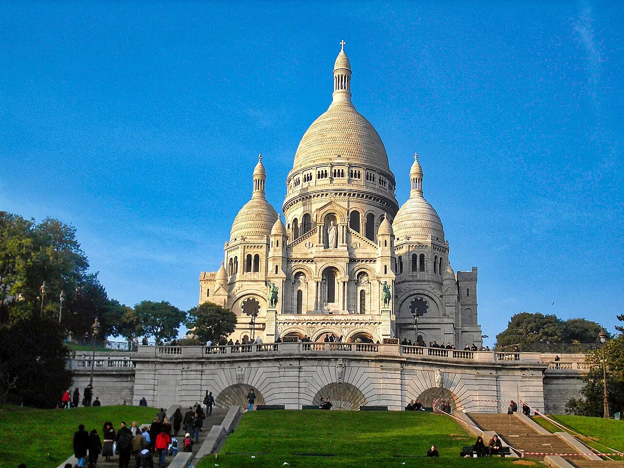 The façade of Sacré-Cœur Basilica in Montmartre